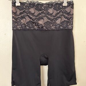 Marilyn Monroe Intimates‎ Black Lace Tummy control shapewear Shorts size 1X